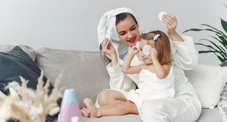 https://blog.sobelathome.com/wp-content/uploads/2020/08/mom-and-daughter-towels-745x400.jpg