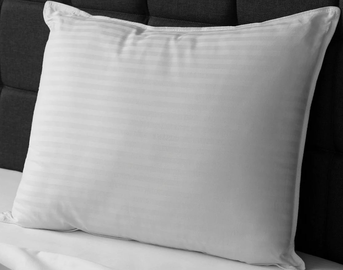 Dolce Notte II Luxury Pillow