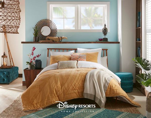 Disney Polynesian Village Resort bedding – experience the luxury and comfort of a tropical-inspired bedroom